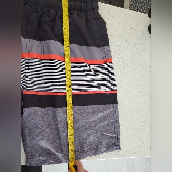 NWOT Men swim trunks - Picture 12 of 13